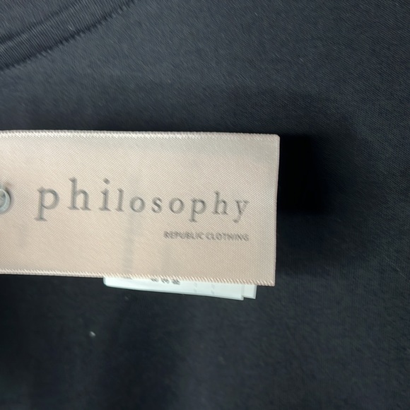 Women Top - Picture 2 of 5